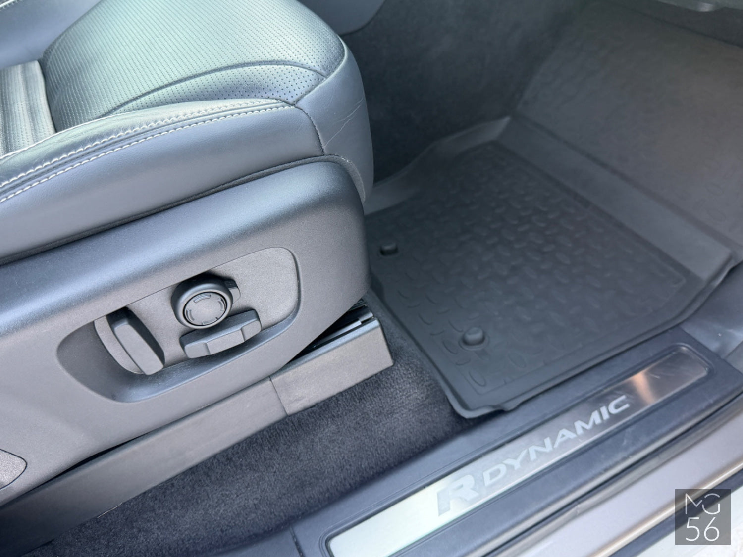 Land Rover Discovery 5 3.0L AWD R-Dynamic 8-Speed Land Rover