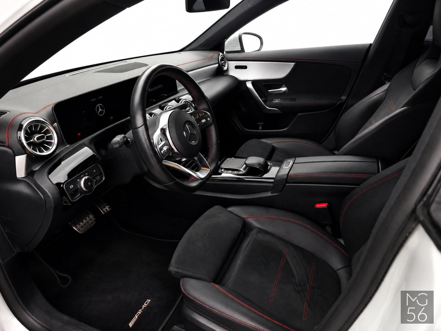 Mercedes-Benz CLA 250 Coupe AMG Line Distronic Digital White Metallic - Mercedes-Benz