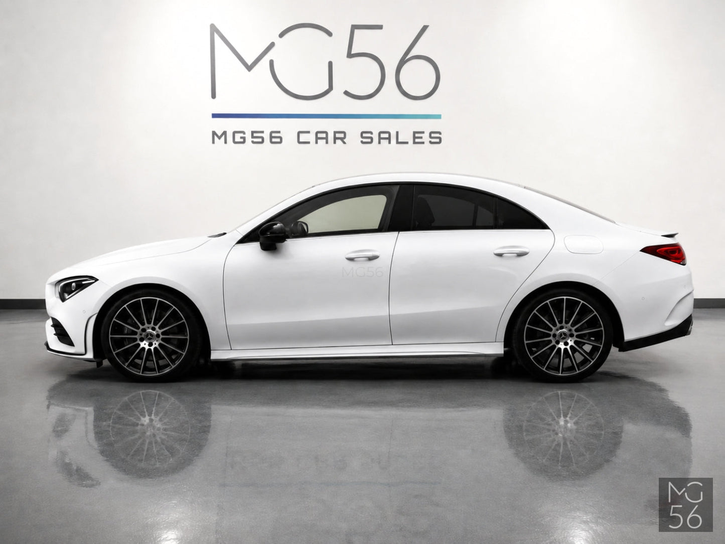 Mercedes-Benz CLA 250 Coupe AMG Line Distronic Digital White Metallic - Mercedes-Benz