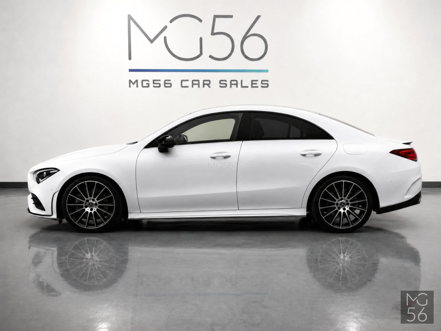 Mercedes-Benz CLA 250 Coupe AMG Line Distronic Digital White Metallic - Mercedes-Benz