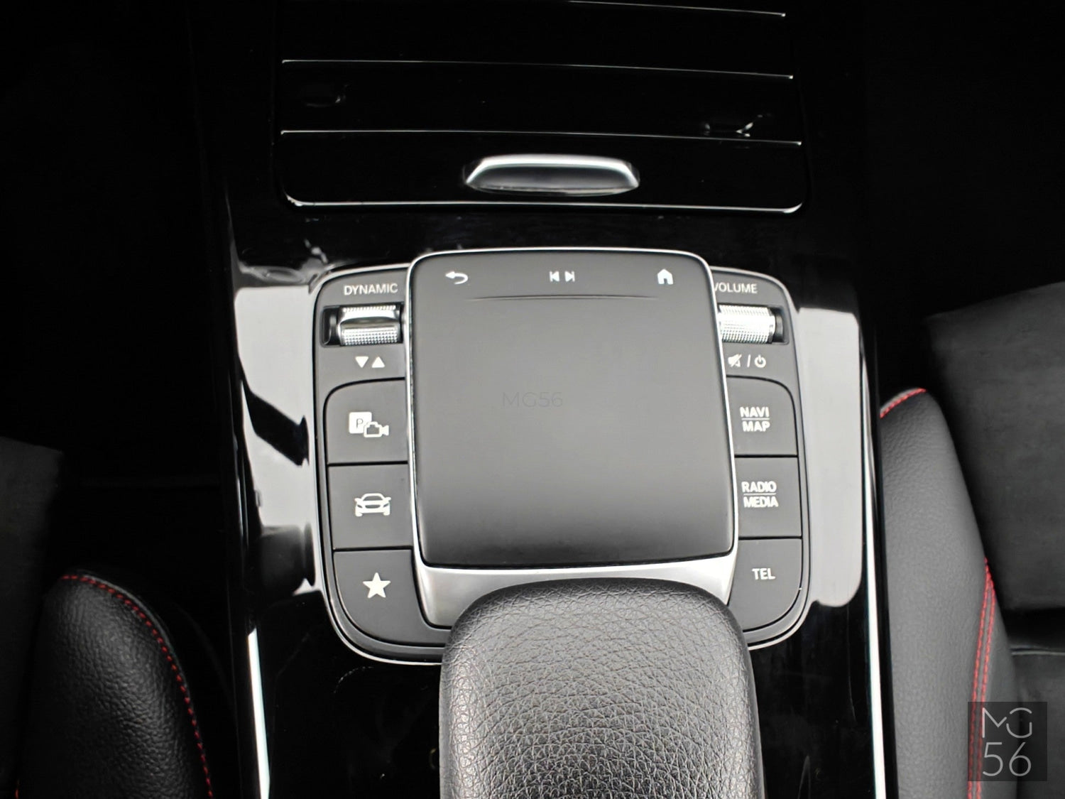 Mercedes-Benz CLA 250 Coupe AMG Line Distronic Digital White Metallic - Mercedes-Benz