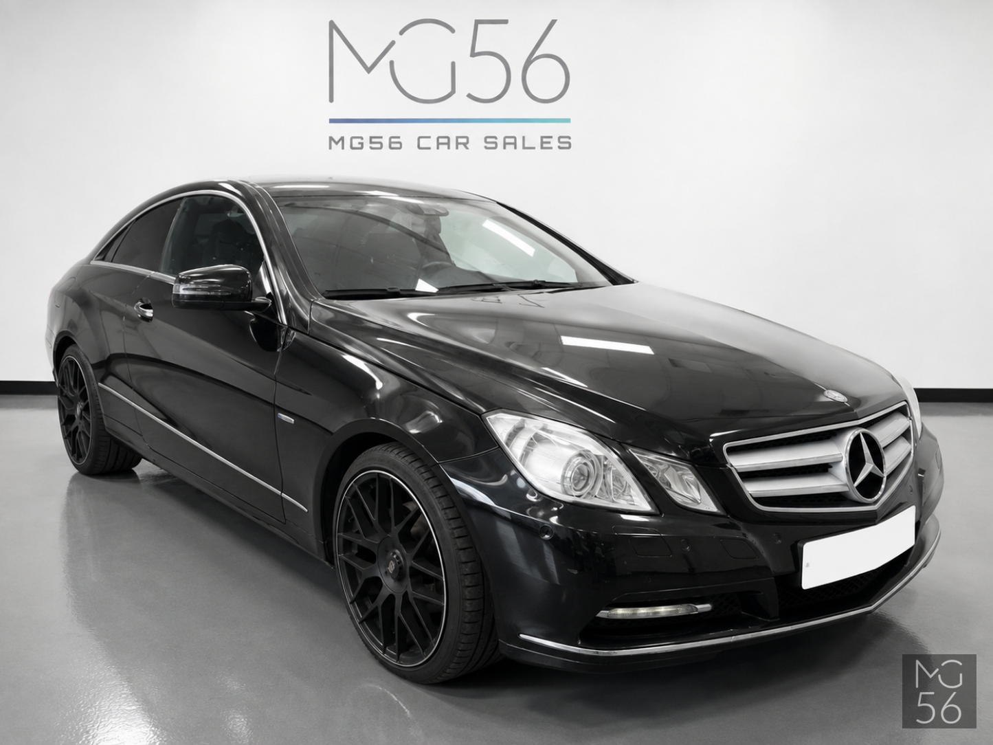 Mercedes-Benz E 220 CDI Coupé Multicontour Obsidian Black - Mercedes-Benz