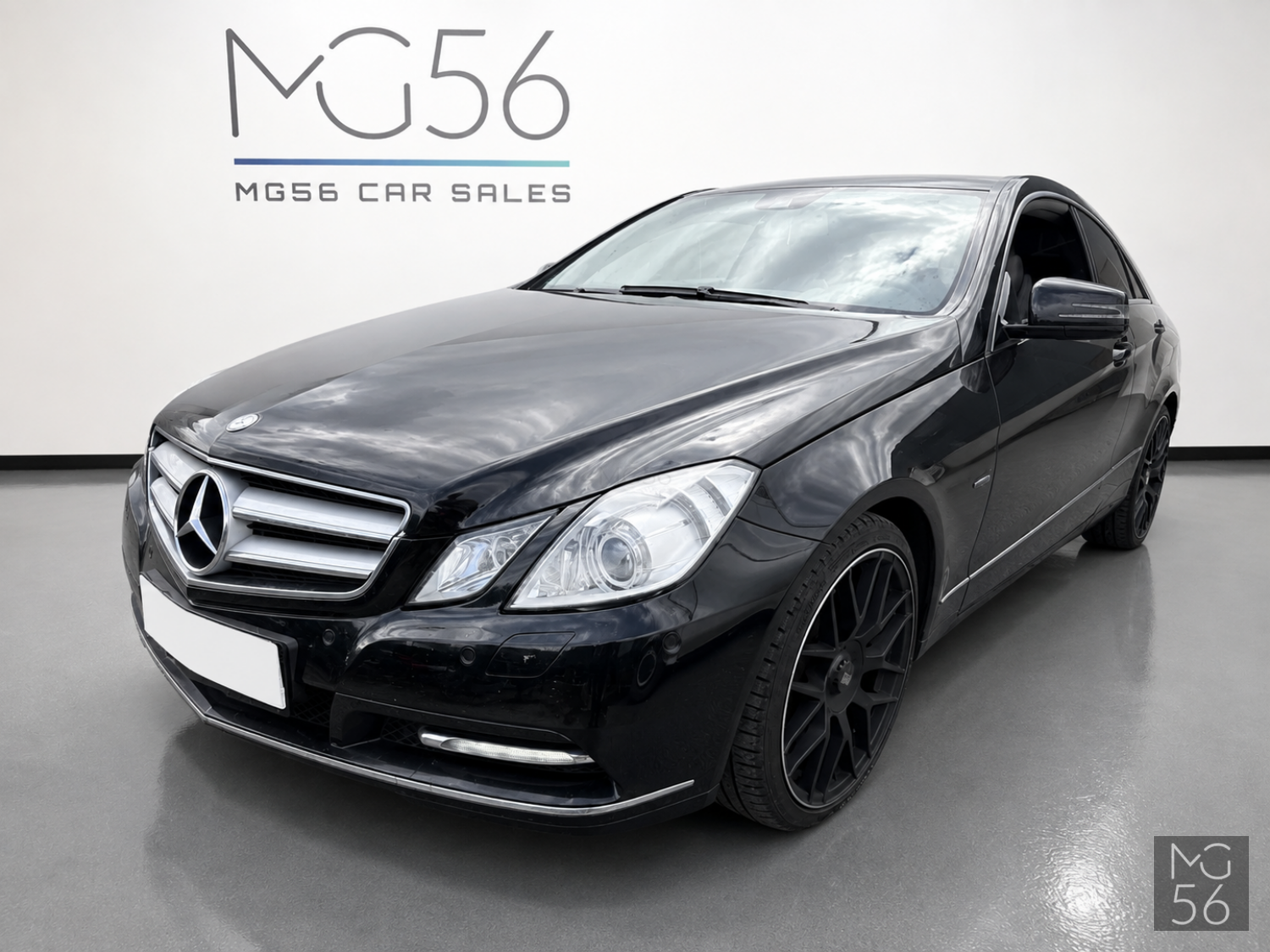 Mercedes-Benz E 220 CDI Coupé Multicontour Obsidian Black - Mercedes-Benz