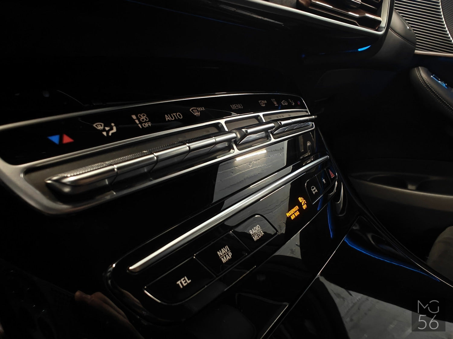 Mercedes-Benz EQC 400 4MATIC AMG Line Distronic Obsidian Black Metallic - Mercedes-Benz