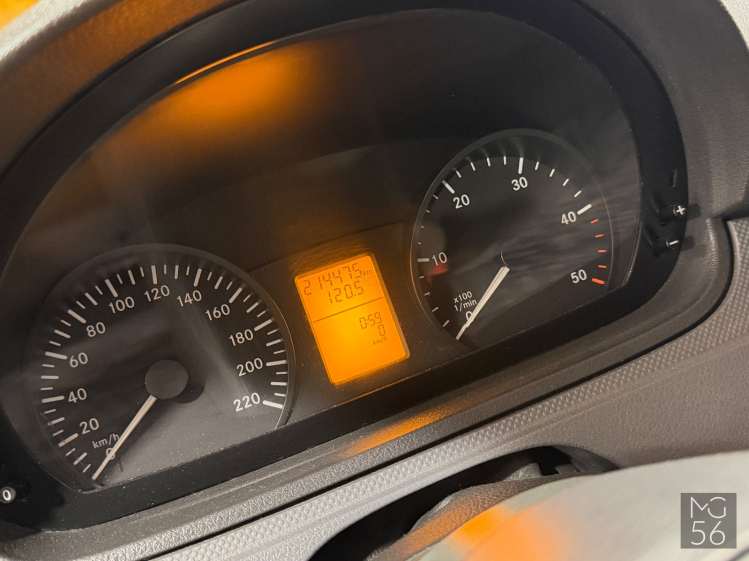 Mercedes-Benz Vito Magma Red Mercedes-Benz