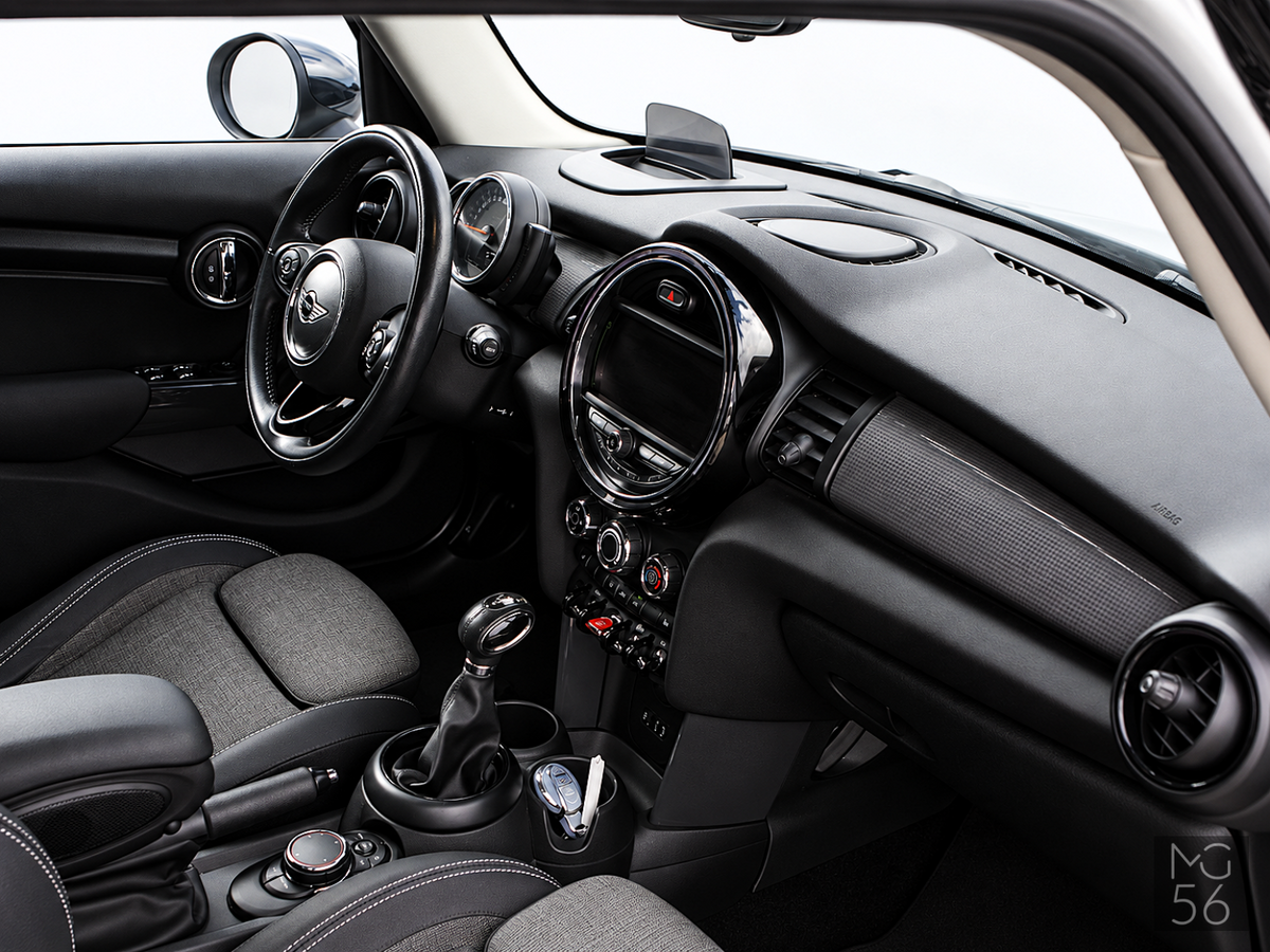 MINI Cooper D F55 White Silver Metallic - MINI