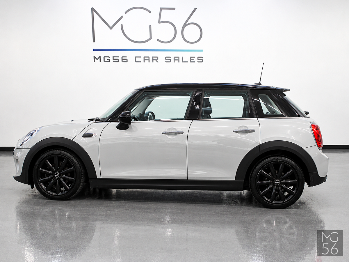 MINI Cooper D F55 White Silver Metallic - MINI