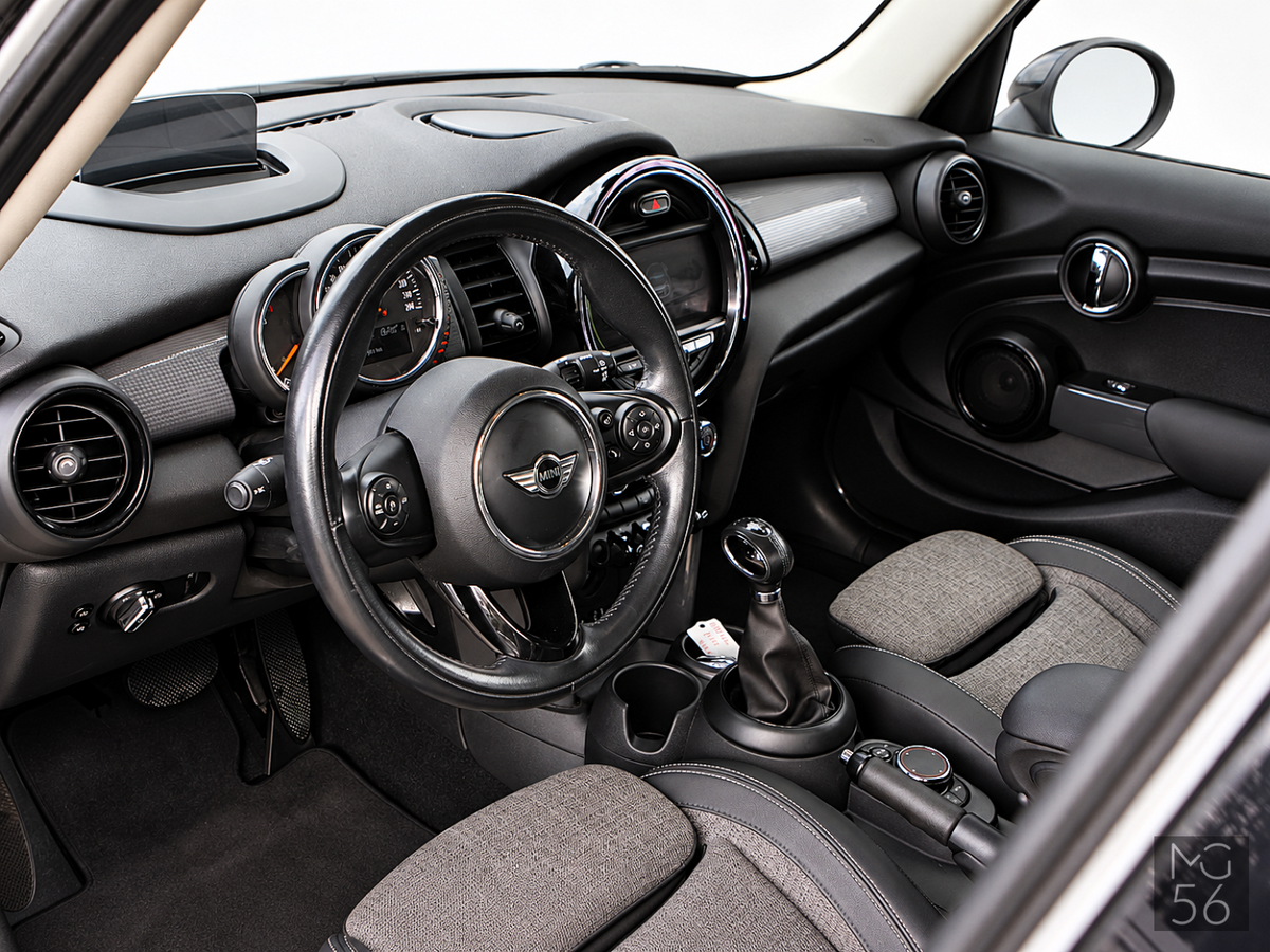 MINI Cooper D F55 White Silver Metallic - MINI