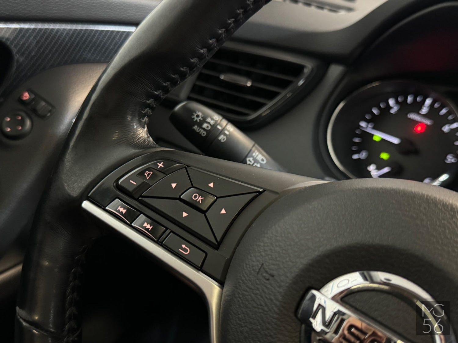 Nissan X-Trail Black Pearl 2.0 dCi TEKNA Nissan