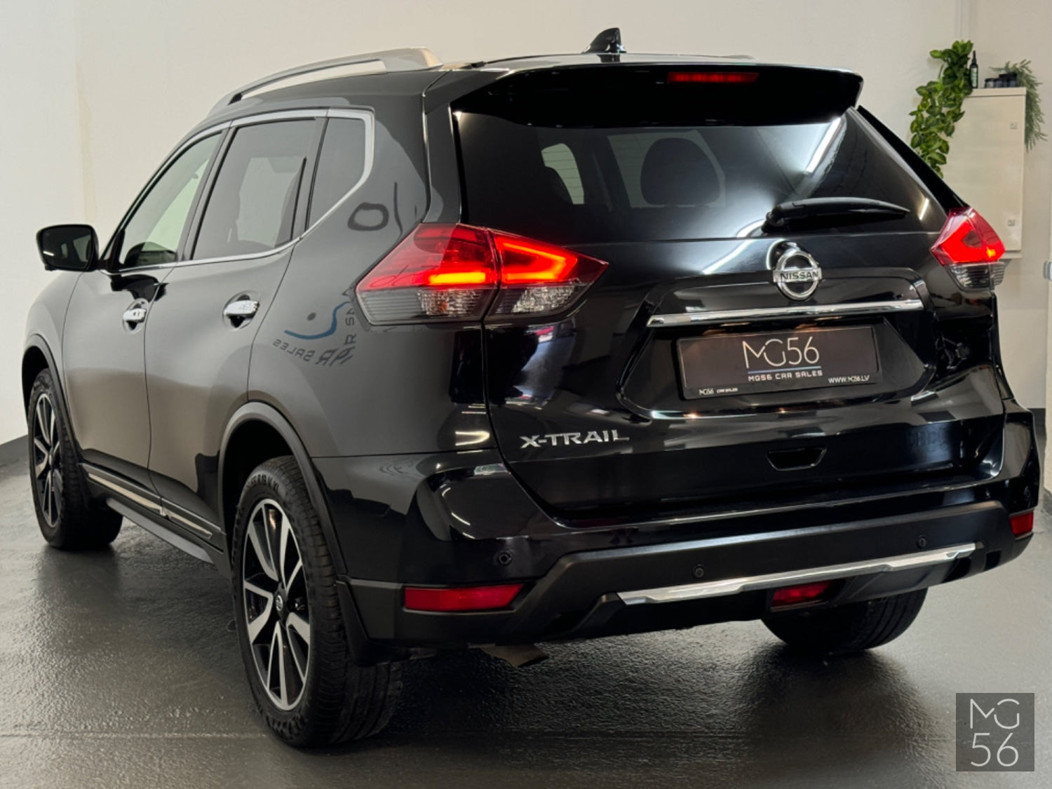 Nissan X-Trail Black Pearl 2.0 dCi TEKNA Nissan