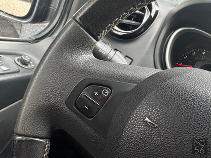 Renualt Trafic L2 8 seats Renault