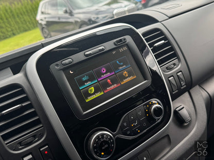 Renualt Trafic L2 8 seats Renault