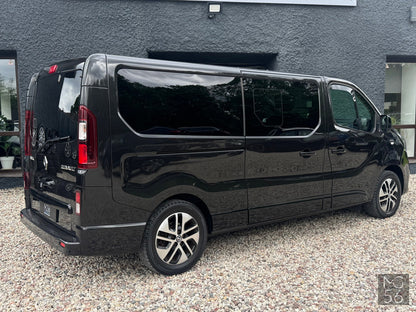 Renualt Trafic L2 8 seats Renault