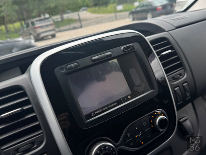 Renualt Trafic L2 8 seats Renault