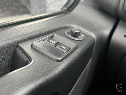 Renualt Trafic L2 8 seats Renault