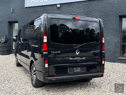 Renualt Trafic L2 8 seats Renault