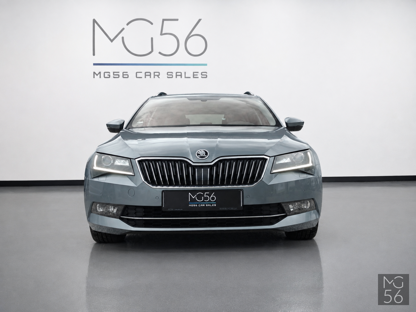 Škoda Superb Combi 1.6 TDI Xenon AFS Business Grey Metallic - Škoda