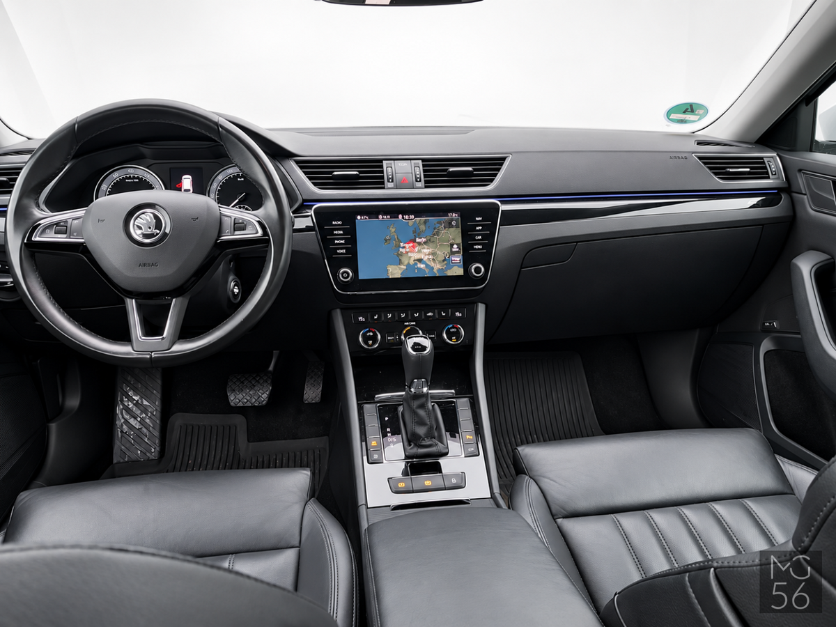 Škoda Superb Combi 1.8 TSI L&K DCC KESSY Business Grey Metallic - Škoda