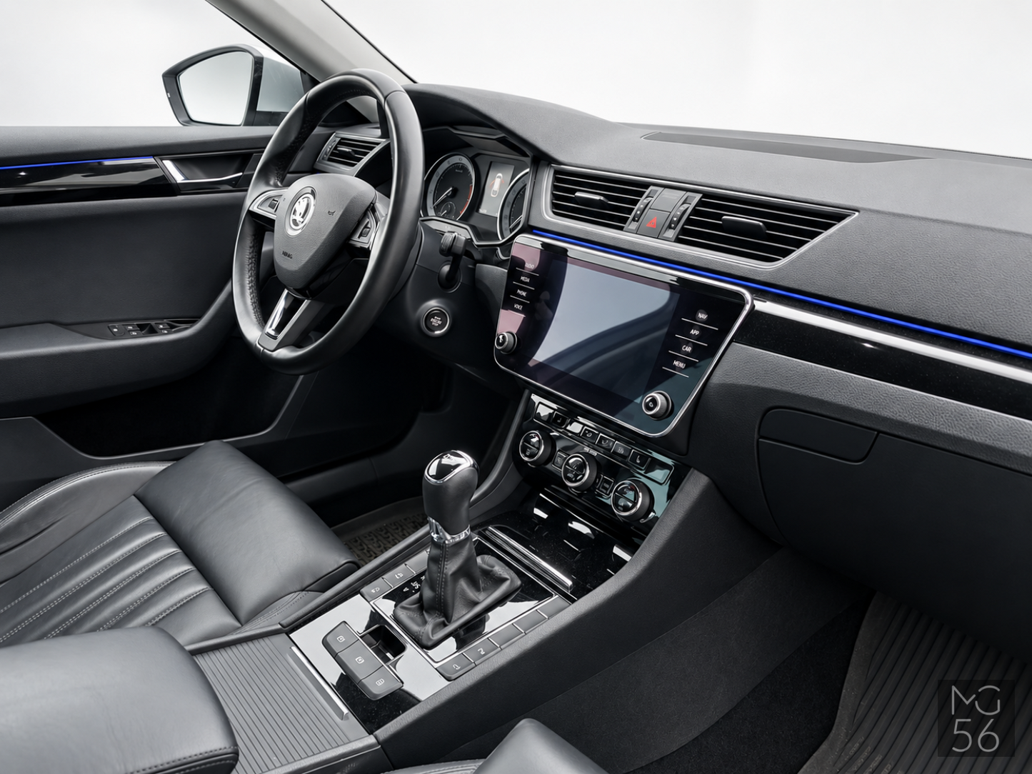 Škoda Superb Combi 1.8 TSI L&K DCC KESSY Business Grey Metallic - Škoda