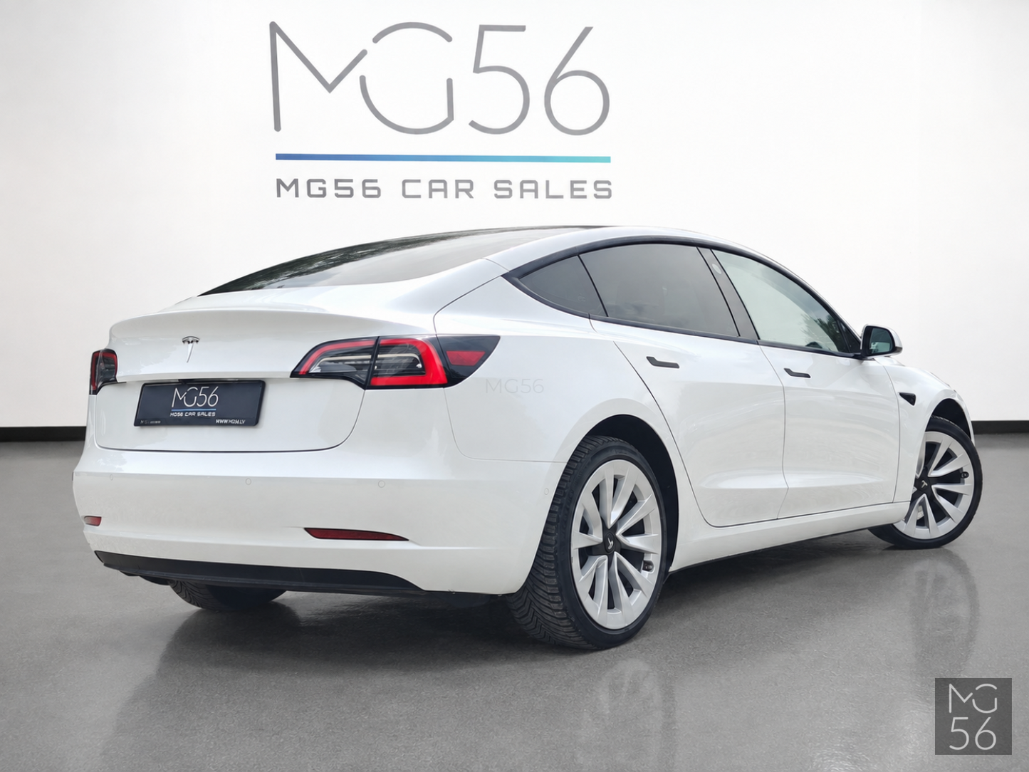 Tesla Model 3 Rear-Wheel Drive Autopilot Pearl White - Tesla