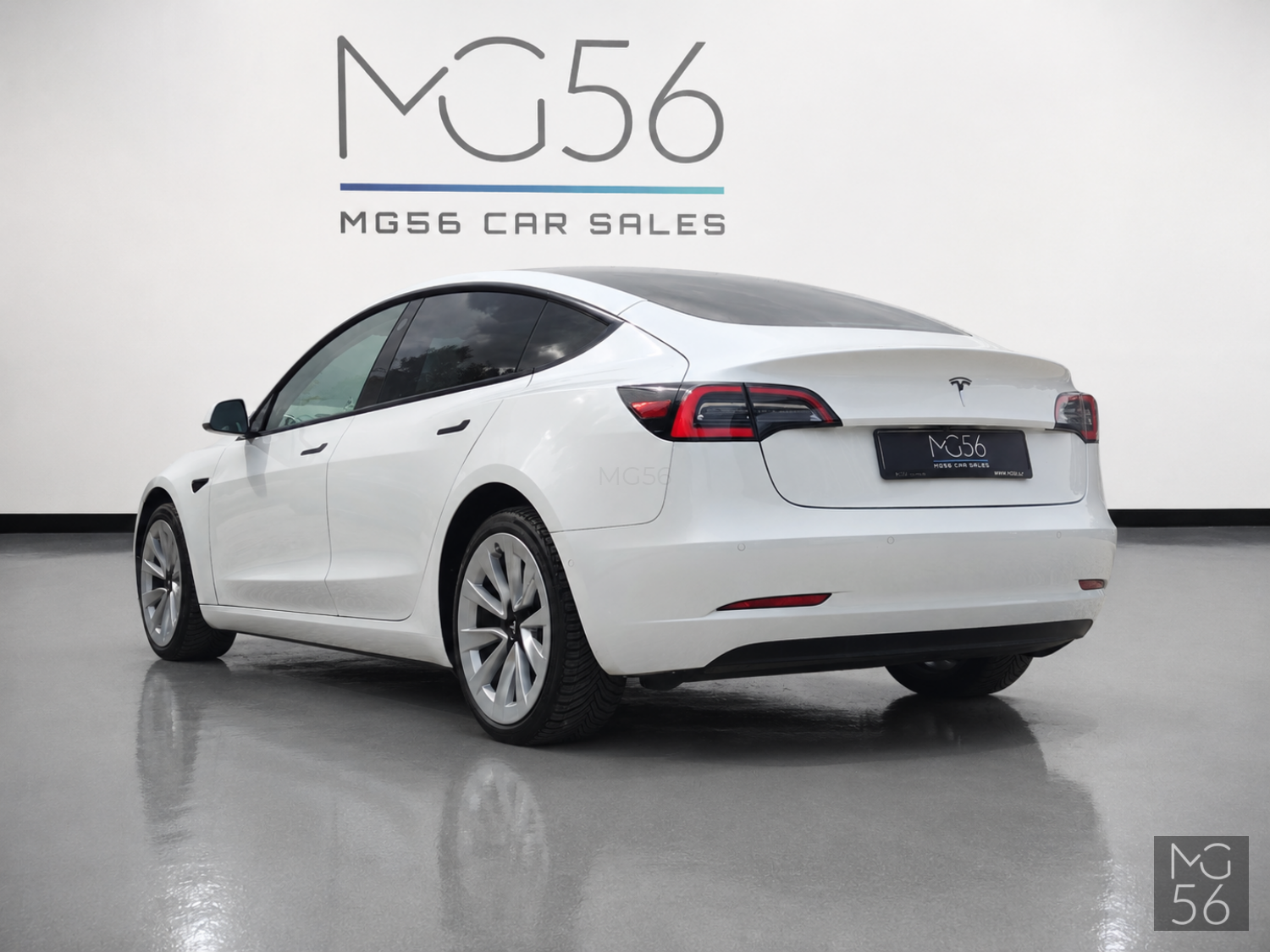 Tesla Model 3 Rear-Wheel Drive Autopilot Pearl White - Tesla
