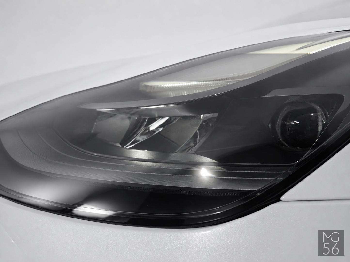 Tesla Model 3 Rear-Wheel Drive Autopilot Pearl White - Tesla
