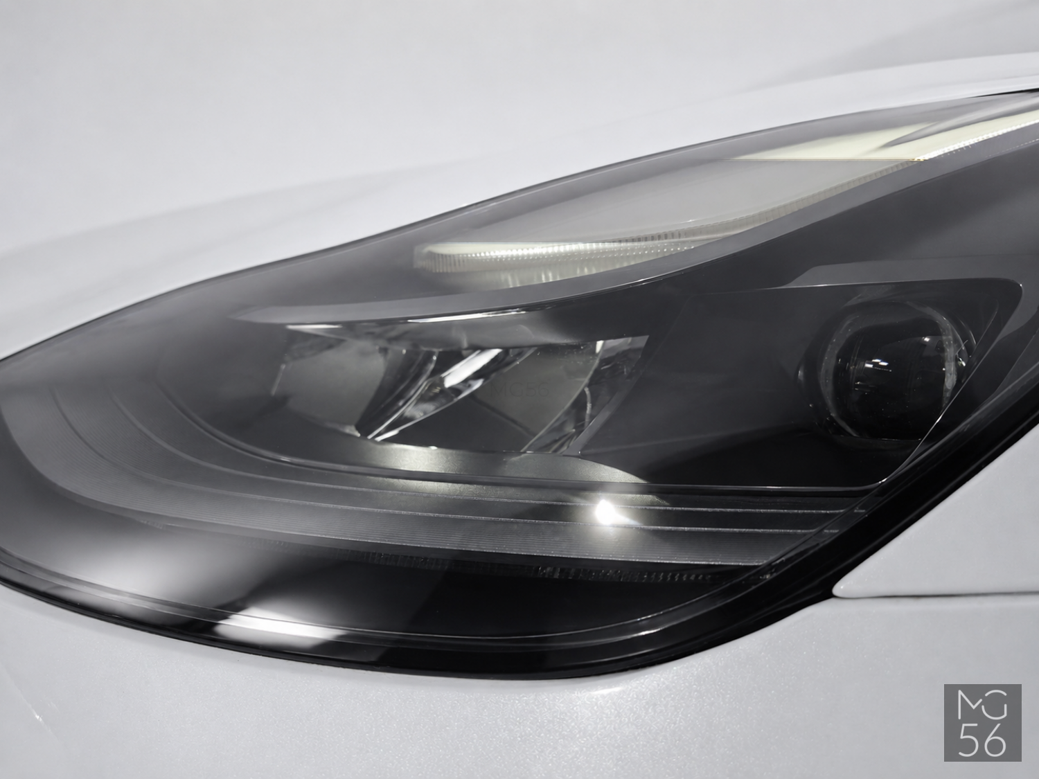 Tesla Model 3 Rear-Wheel Drive Autopilot Pearl White - Tesla