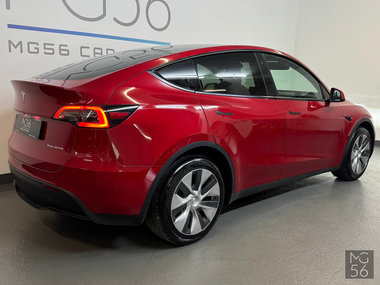 Tesla Model Y Long Range Dual AWD Tesla