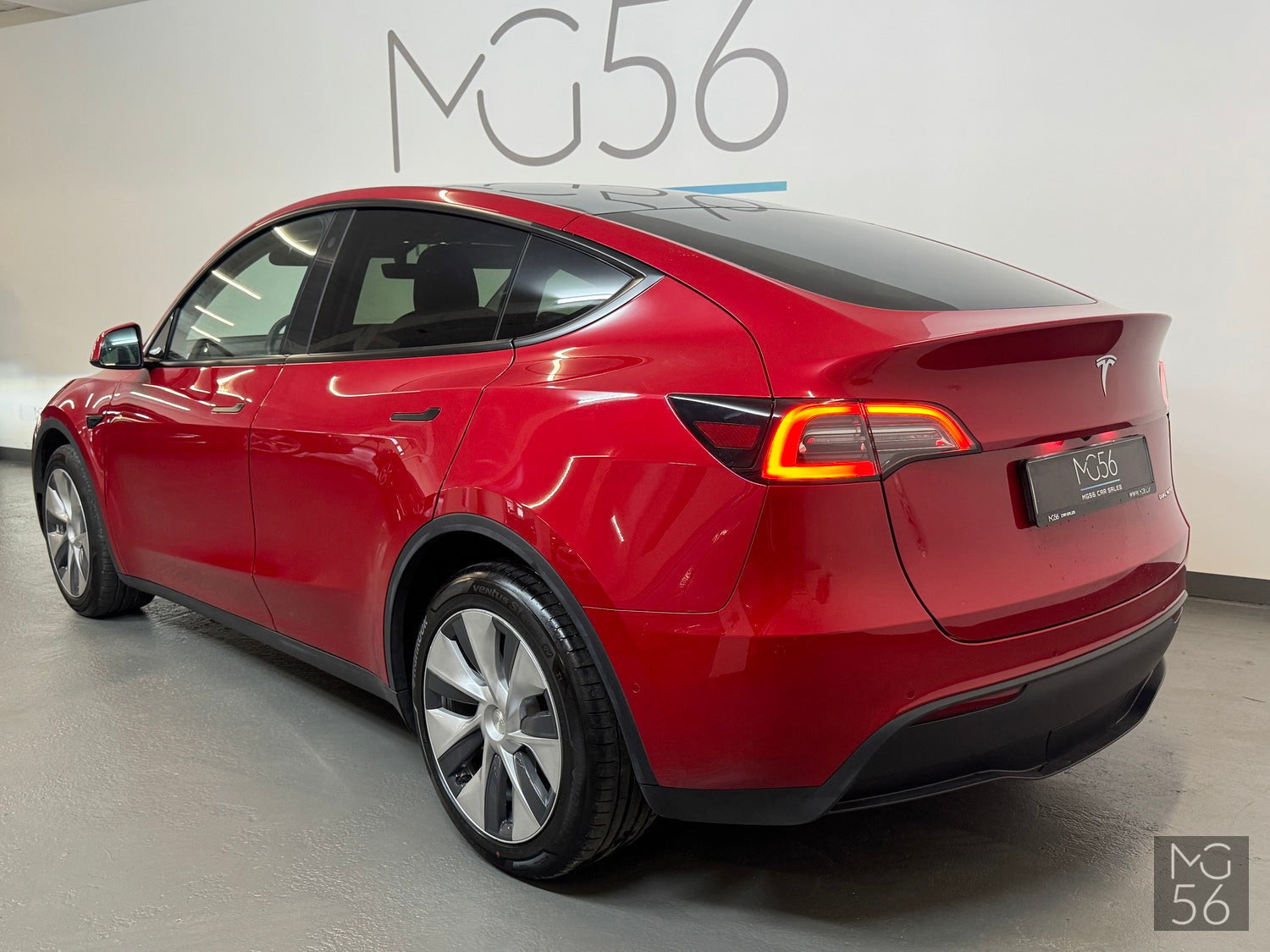 Tesla Model Y Long Range Dual AWD Tesla