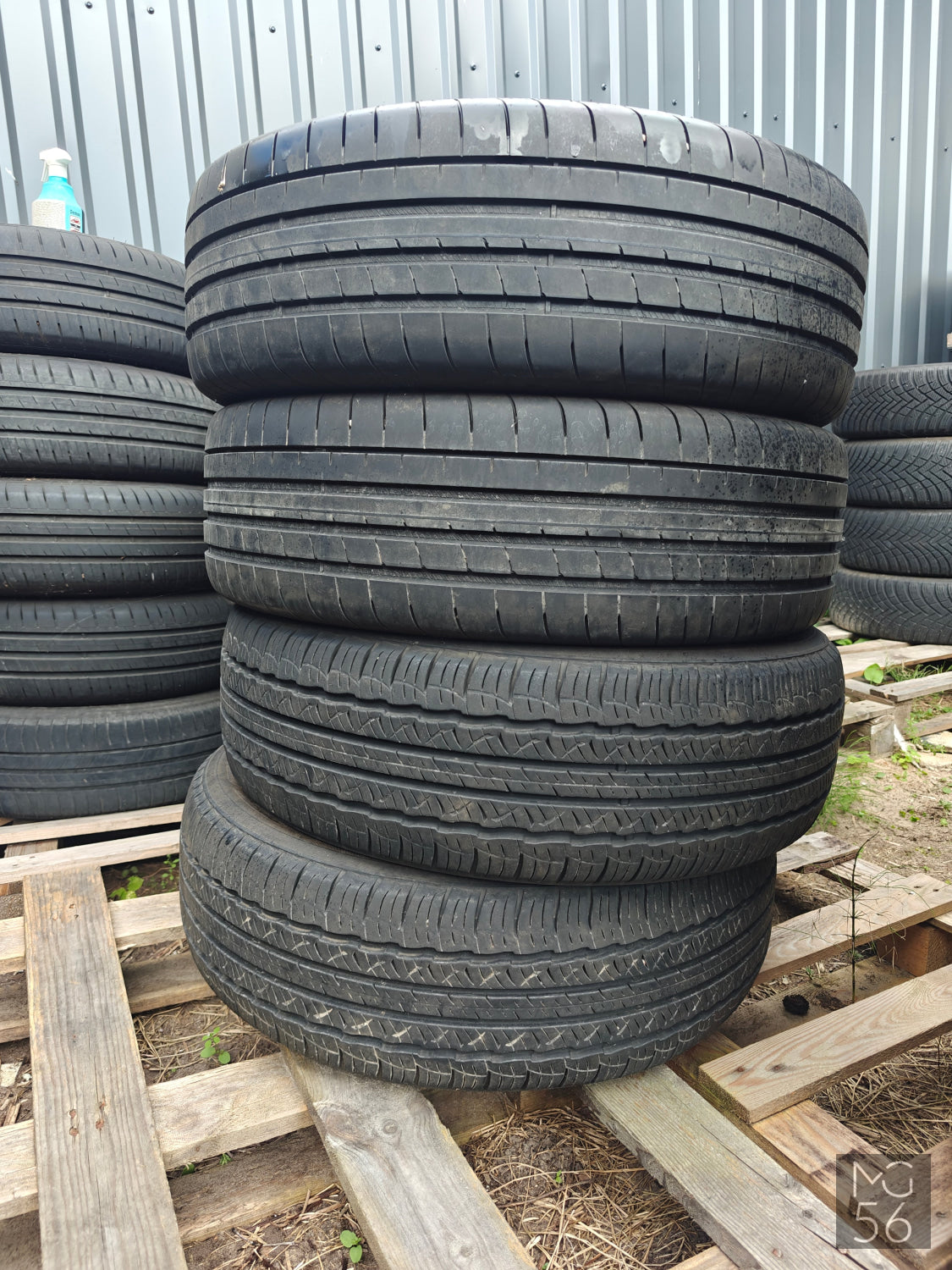 Triangle Advantex SUV - 235.65/R18 (2x) Goodyear Eagle F1 - 235/65/R18 (2x) - R18