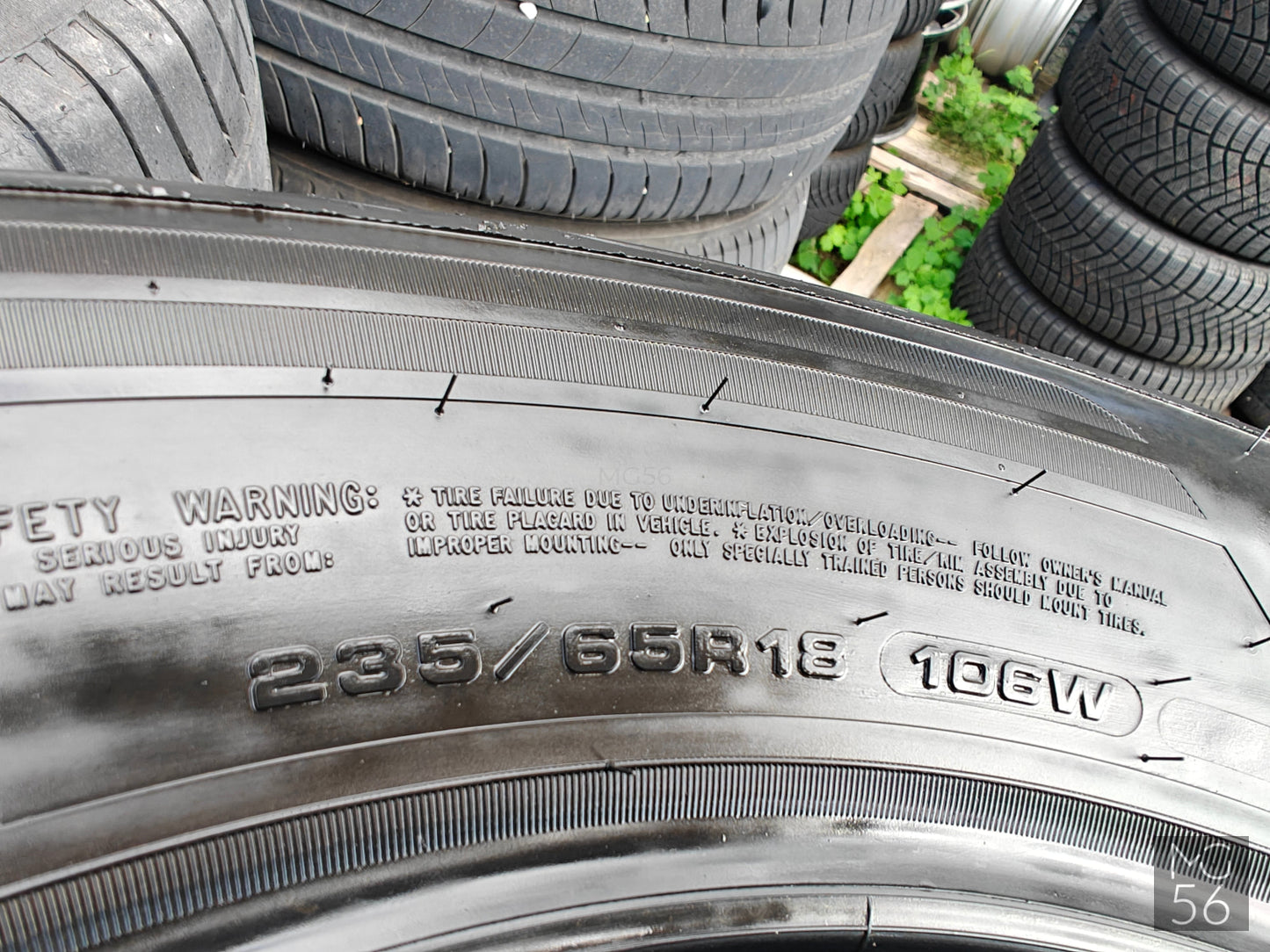 Triangle Advantex SUV - 235.65/R18 (2x) Goodyear Eagle F1 - 235/65/R18 (2x) - R18