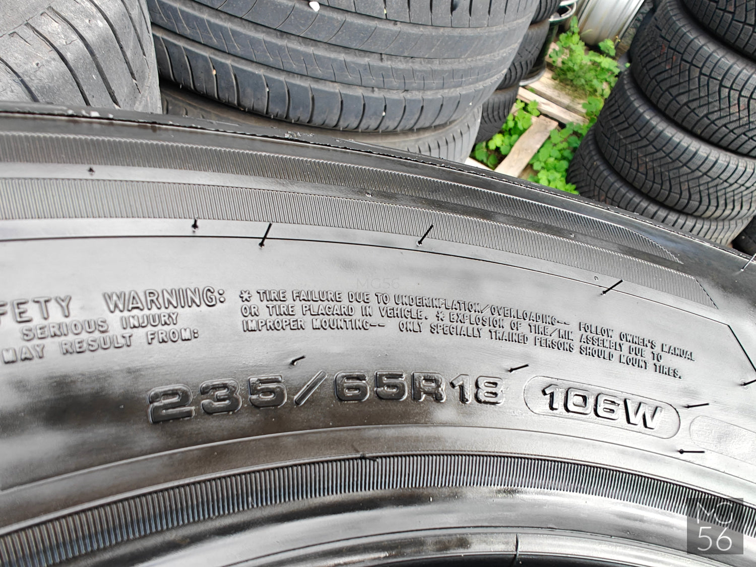 Triangle Advantex SUV - 235.65/R18 (2x) Goodyear Eagle F1 - 235/65/R18 (2x) - R18