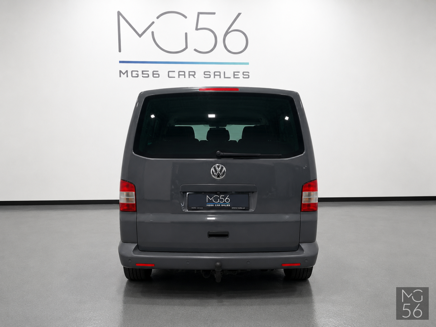 Volkswagen Transporter T5 LWB 8 seats - VW
