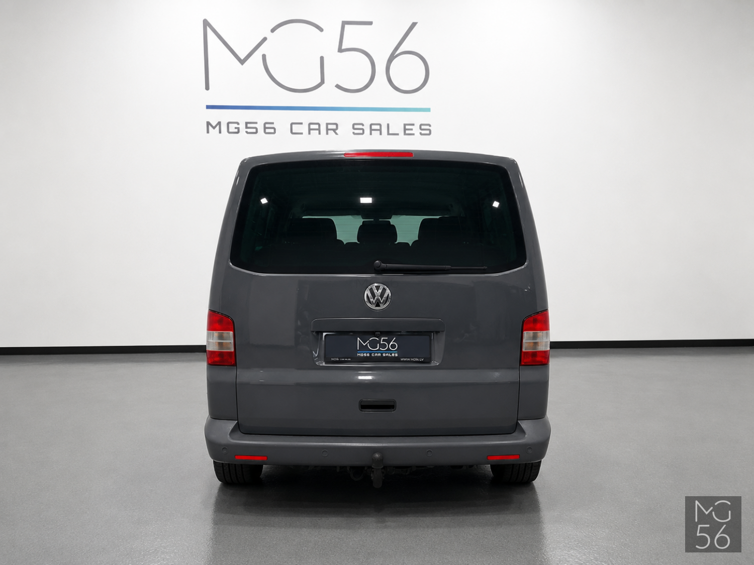 Volkswagen Transporter T5 LWB 8 seats - VW