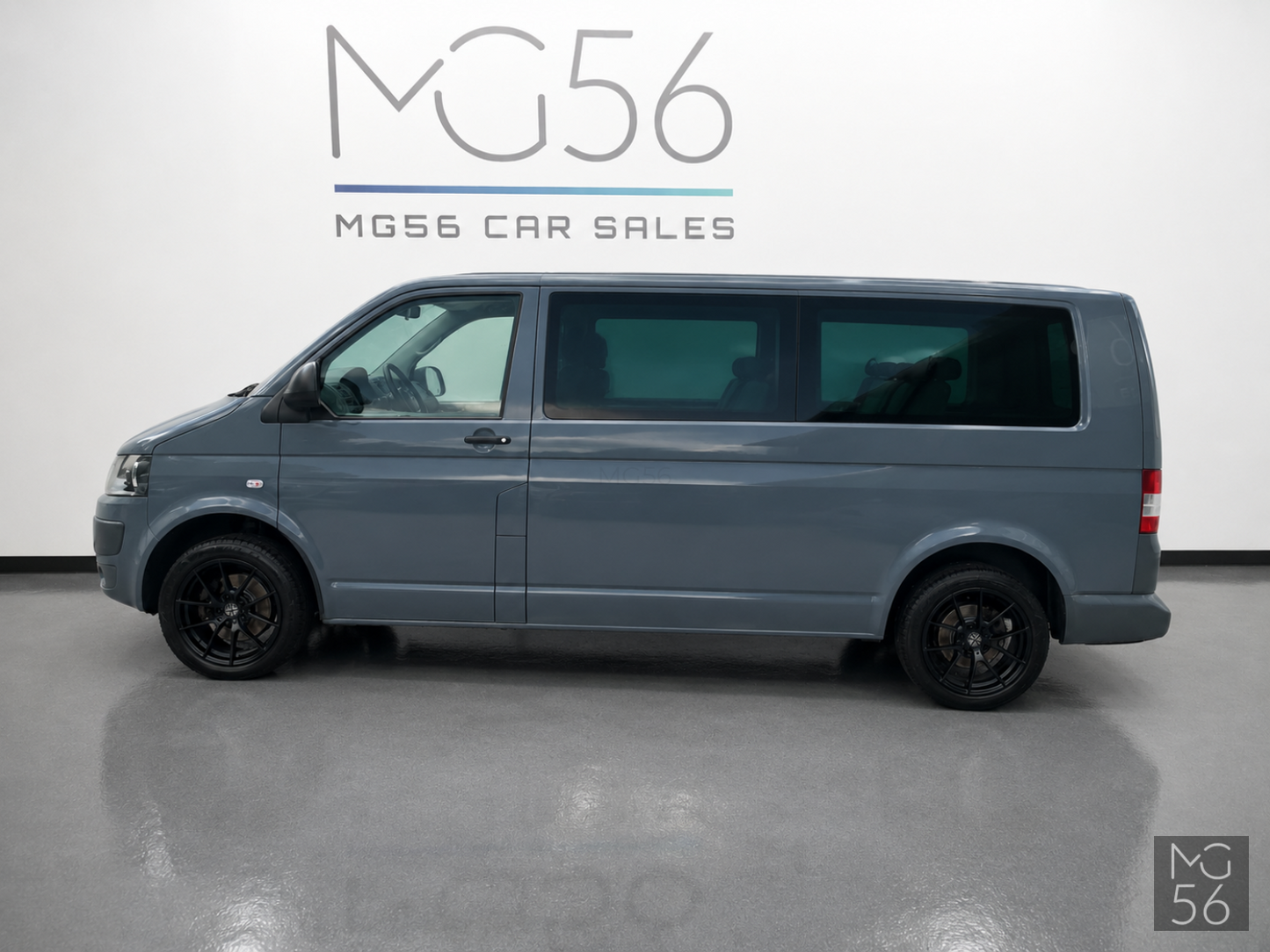 Volkswagen Transporter T5 LWB 8 seats - VW