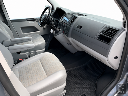 Volkswagen Transporter T5 LWB 8 seats - VW