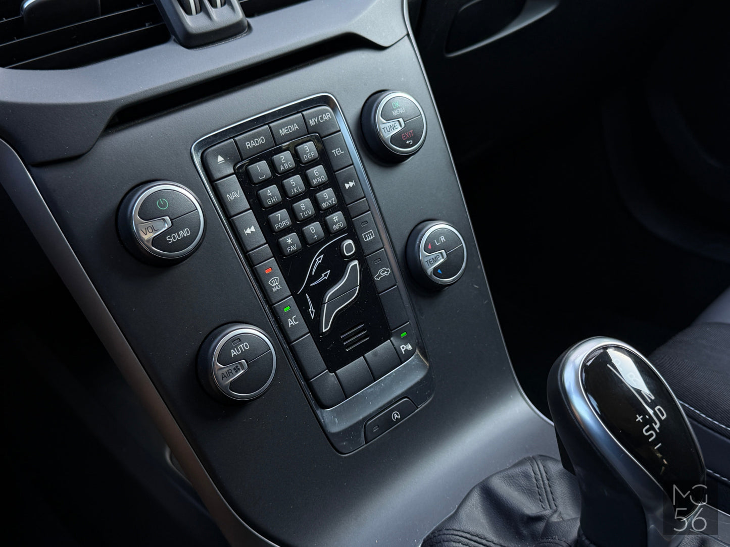 Volvo V40 T4 Kinetic Powershift Titanium Grey Metallic - Volvo