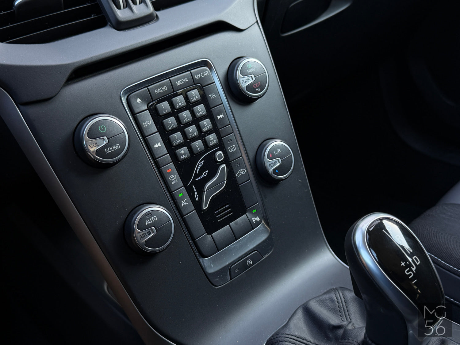Volvo V40 T4 Kinetic Powershift Titanium Grey Metallic - Volvo
