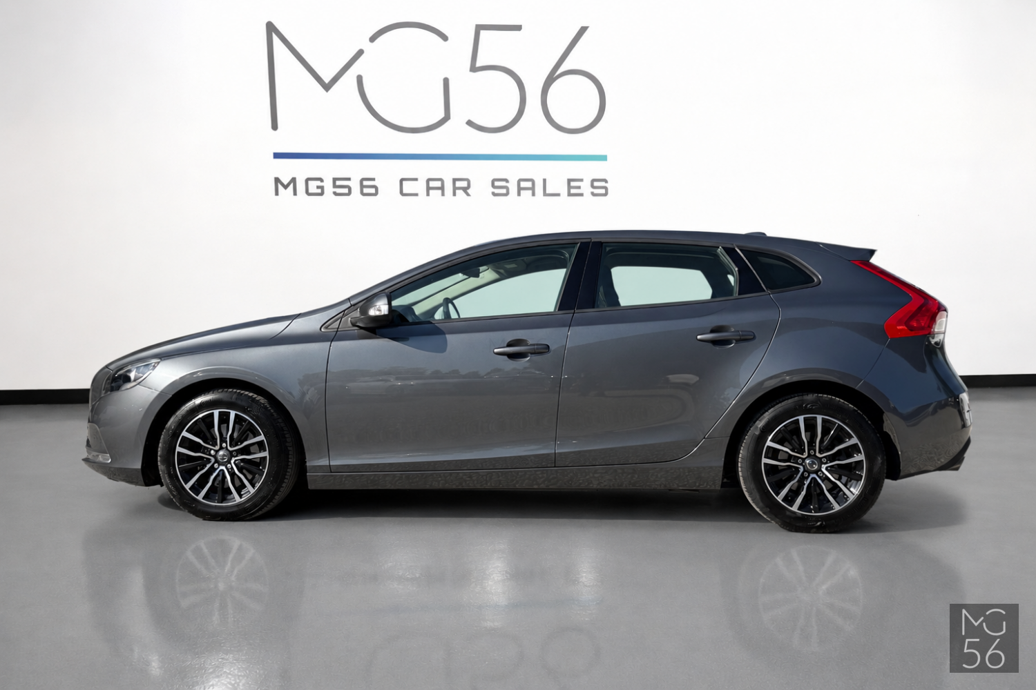 Volvo V40 T4 Kinetic Powershift Titanium Grey Metallic - Volvo