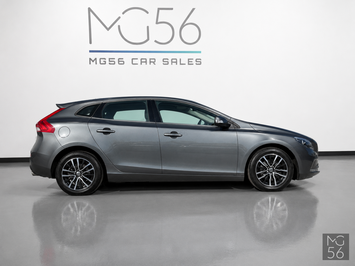 Volvo V40 T4 Kinetic Powershift Titanium Grey Metallic - Volvo