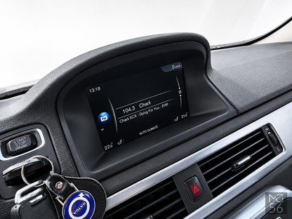 Volvo XC70 D4 Geartronic Dynamic Webasto R-Design Magic Blue Metallic - Volvo