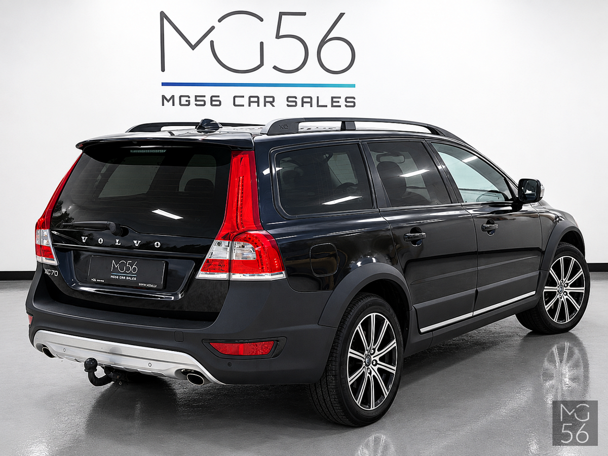 Volvo XC70 D4 Geartronic Dynamic Webasto R-Design Magic Blue Metallic - Volvo