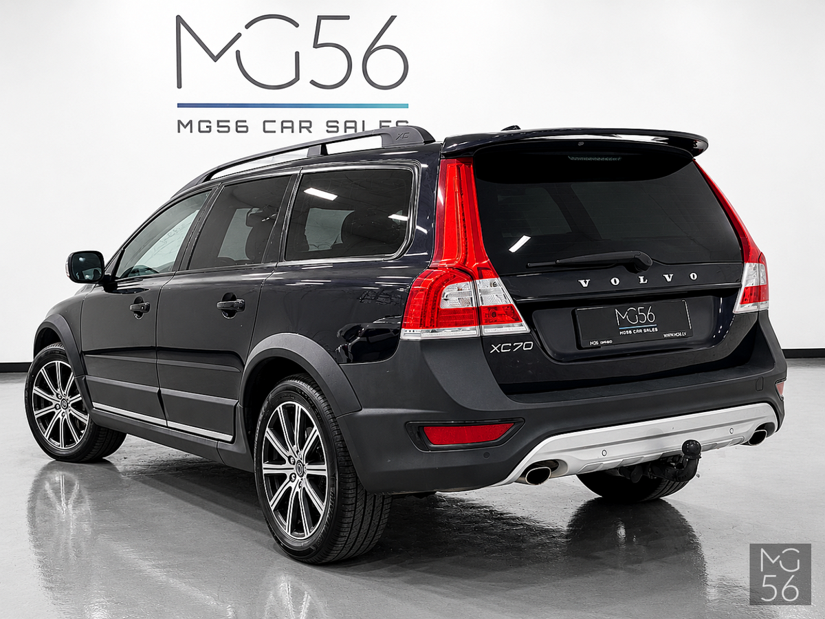 Volvo XC70 D4 Geartronic Dynamic Webasto R-Design Magic Blue Metallic - Volvo