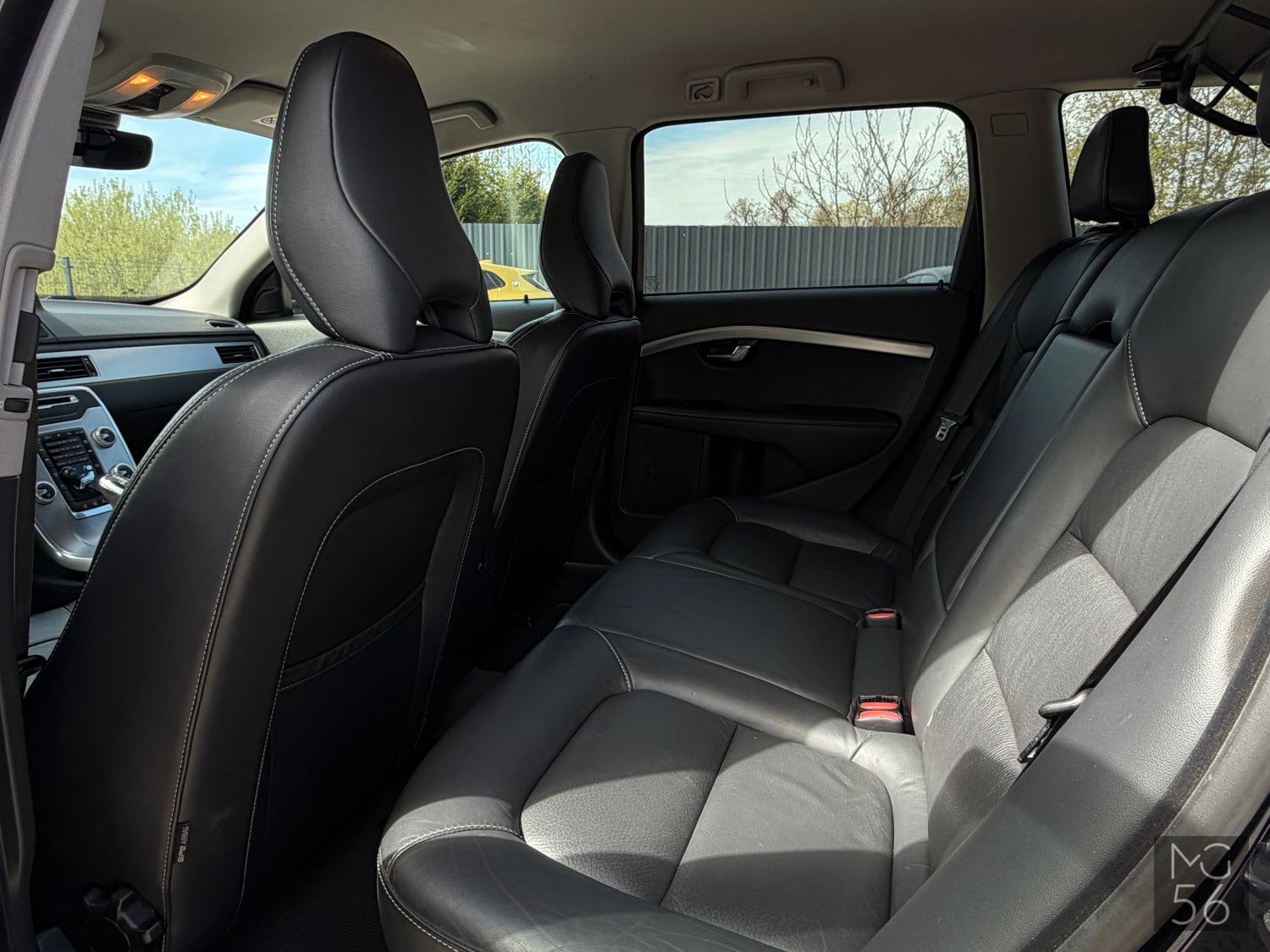 Volvo XC70 D4 Dynamic Webasto R-Design Magic Blue - Volvo
