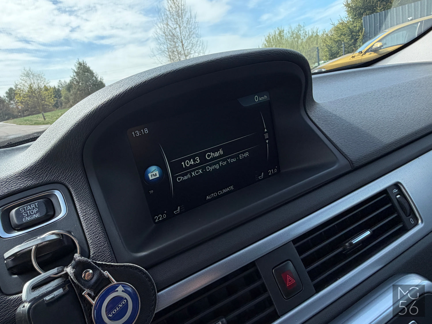 Volvo XC70 D4 Dynamic Webasto R-Design Magic Blue - Volvo