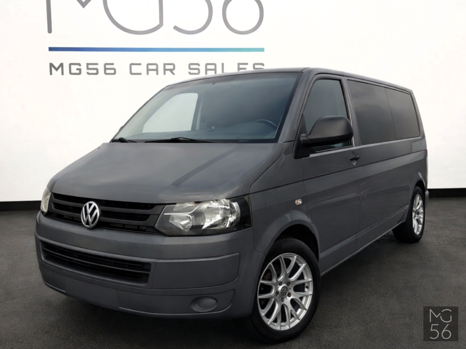VW Transporter T5 LWB 8 seats VW